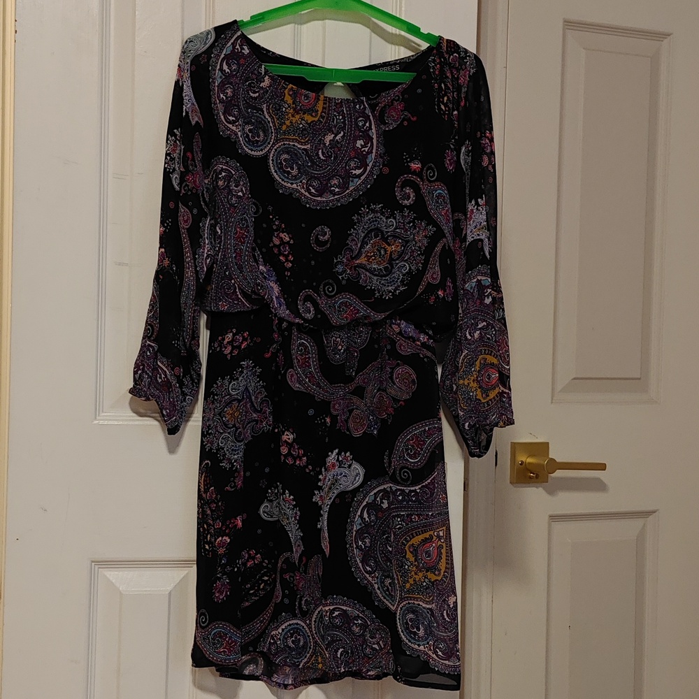 Express Love ng Sleeve Dress - Size Small